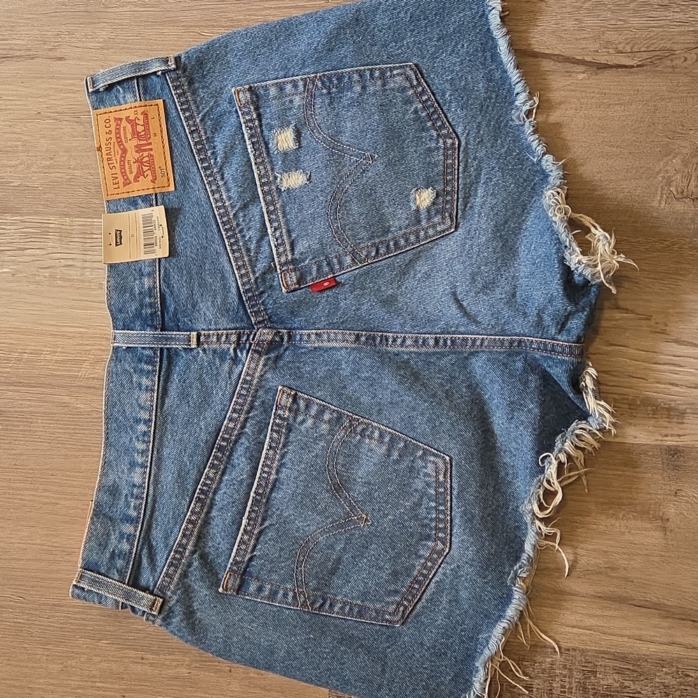 Levi's Distressed Shorts - Picture 6 of 9